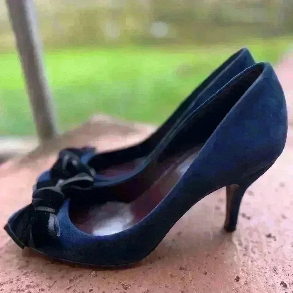 Gucci Suede Heels Pump Shoes Sandals Size 37.5 US‎ 7.5 Navy Blue Black Bow - Picture 6 of 6